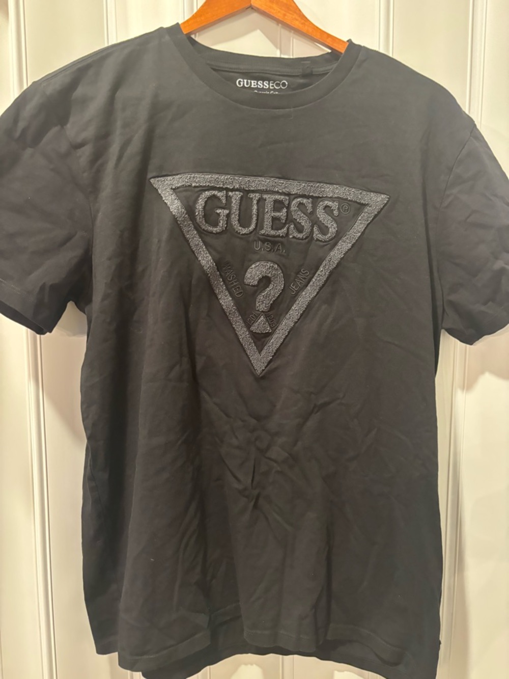 GUESS Black Logo Triangle Tee Size Large Slim Fit